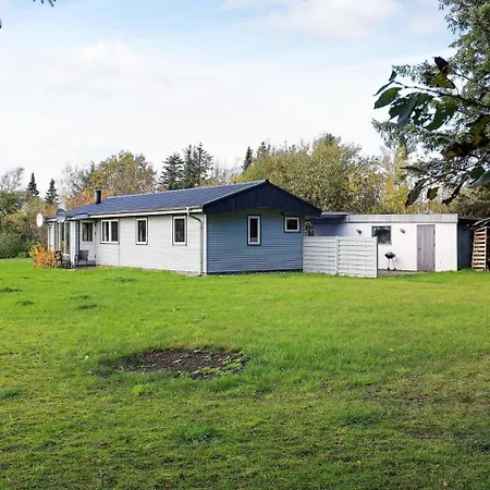 Holiday home Two-bedroom Holiday In Hojslev 5